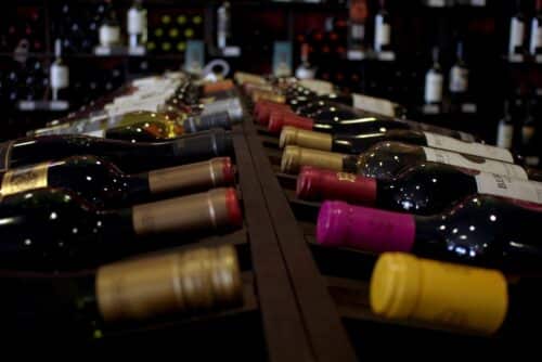 Découvrez tout ce qu'il faut savoir sur le BTSA Viticulture-Oenologie : programme, débouchés, conditions d'admission et conseils pour réussir cette formation dédiée aux passionnés de la vigne et du vin.