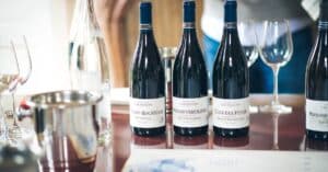 découvrez beaune vintage, votre destination idéale pour des vêtements et accessoires rétro authentiques, alliant style d'époque et tendance moderne.