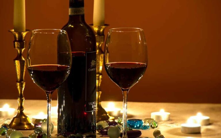 découvrez notre sélection de vins rouges raffinés, parfaits pour accompagner vos repas et sublimer vos moments de dégustation.