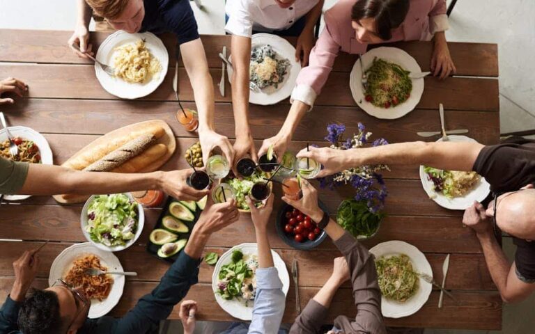 découvrez les vins d'exception de montgacon, alliant tradition et savoir-faire pour des saveurs uniques.
