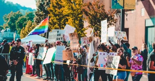 découvrez tout sur les manifestations et les protestations, leur impact social et politique, ainsi que les mouvements qui façonnent notre société.