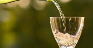 découvrez notre sélection exceptionnelle de vins blancs, parfaits pour accompagner vos repas ou déguster entre amis. saveurs fraîches et arômes délicats garantis.