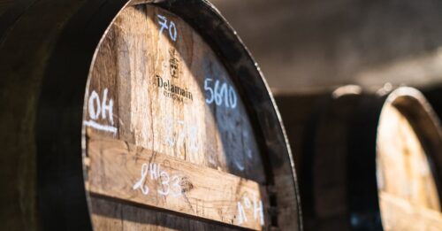 découvrez les exportations de vin français, mettant en avant la qualité, la diversité des cépages et le savoir-faire exceptionnel des vignobles français à travers le monde.