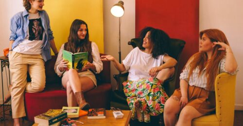 découvrez kutaisi, une ville historique de géorgie, riche en culture, sites anciens et paysages naturels magnifiques.