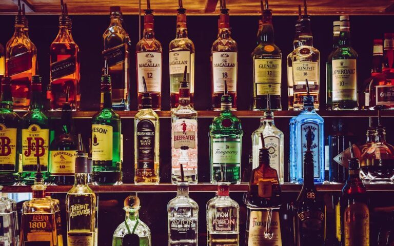 découvrez notre sélection de vins raffinés, idéals pour toutes les occasions. explorez des cépages variés et savourez l'art du vin.