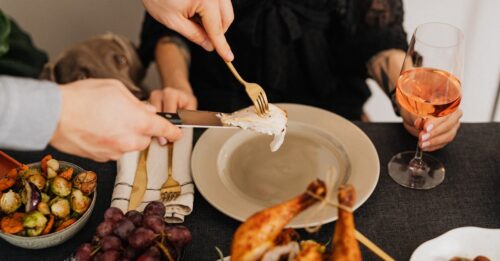 rejoignez la communauté des femmes passionnées de vin pour partager découvertes, conseils et moments conviviaux autour de la dégustation.