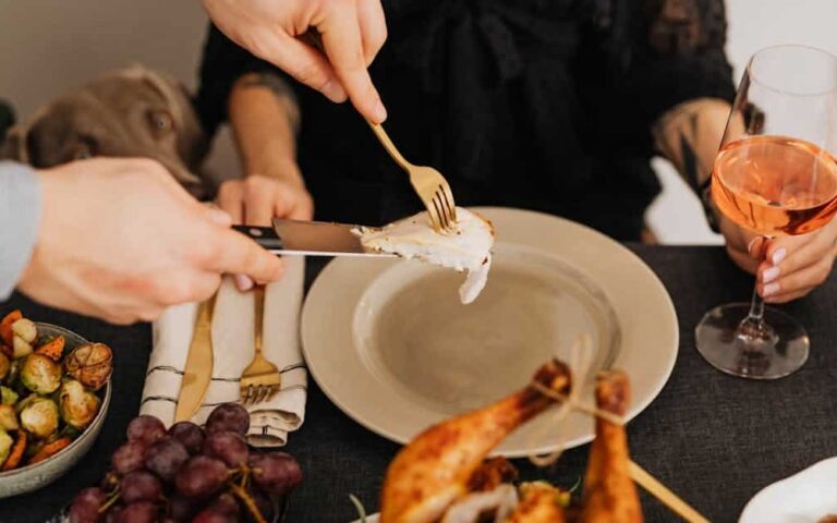 rejoignez la communauté des femmes passionnées de vin pour partager découvertes, conseils et moments conviviaux autour de la dégustation.