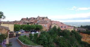 découvrez les vins du roussillon, une région riche en cépages authentiques offrant des saveurs uniques et une tradition viticole exceptionnelle.