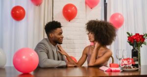 découvrez une idée unique pour une sortie inoubliable à la saint-valentin, alliant romance et originalité pour célébrer l'amour de manière spéciale.