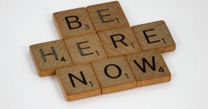 découvrez l'épisode 1390 de here everything begins : retrouvez les intrigues captivantes et les moments clés qui rythment cette nouvelle aventure.