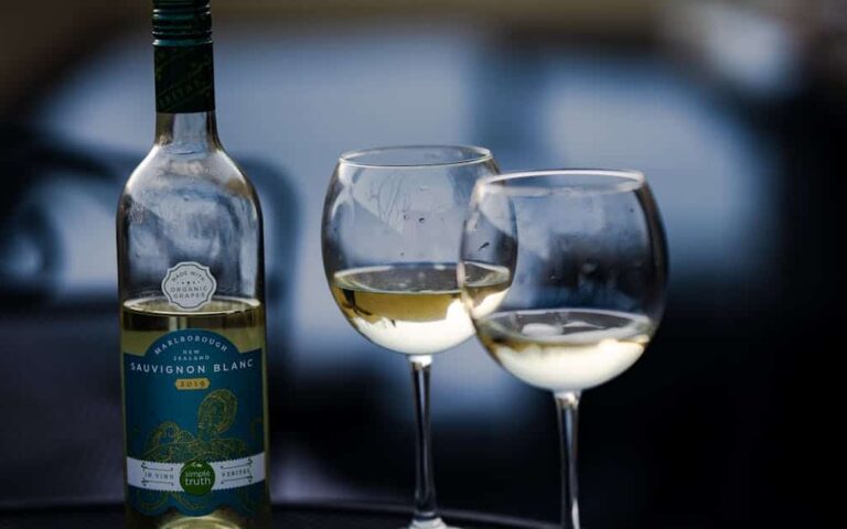 découvrez macarou wine, un vin d'exception alliant tradition et terroir pour une expérience gustative authentique et raffinée.