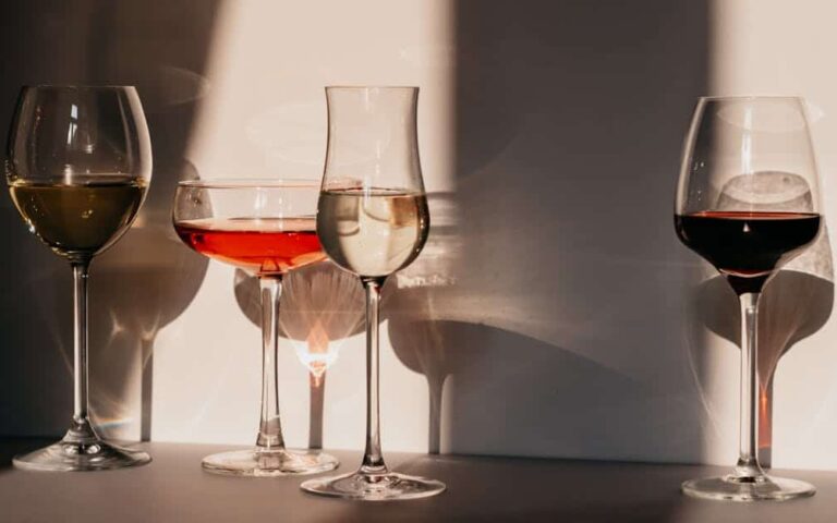 découvrez notre sélection exclusive de vins raffinés, parfaits pour toutes vos occasions. apprenez à choisir, déguster et apprécier le vin comme un véritable connaisseur.