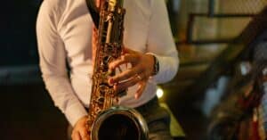 découvrez l'univers envoûtant du jazz, un genre musical riche en émotions, improvisation et rythmes uniques qui ont marqué l'histoire de la musique.