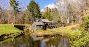 découvrez l'univers de jim harrison, auteur américain renommé pour ses récits poétiques et ses portraits saisissants de la nature et de la vie humaine.