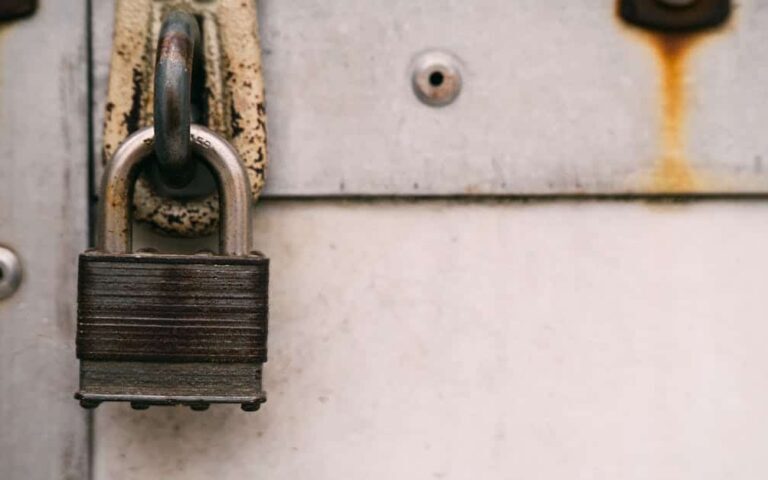 découvrez tout ce qu'il faut savoir sur le vol : définitions, conséquences légales et conseils pour se protéger efficacement contre le theft.
