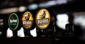 découvrez tout sur la bière : ses différents types, ses origines, et comment la déguster pour en apprécier pleinement les saveurs.