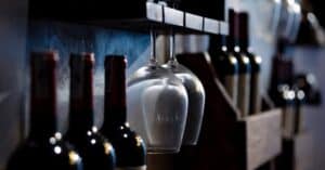 analyse du déclin de la consommation de vin : causes, tendances et conséquences sur le marché viticole.