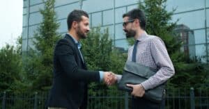 découvrez notre service exclusif meet and greet pour un accueil personnalisé et chaleureux, simplifiant vos déplacements et maximisant votre confort.