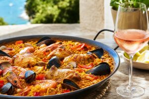Quel vin avec une paella ? Les meilleurs accords selon la recette