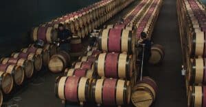 découvrez les vins de saint-estèphe, réputés pour leurs crus classés et leur caractère puissant, issus des vignobles prestigieux de l'appellation bordelaise.