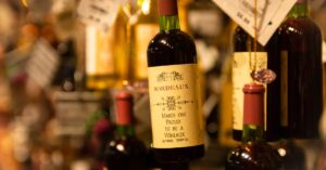 découvrez les différentes tailles de bouteilles de vin, de la standard à la magnum, pour choisir celle qui convient parfaitement à vos besoins et occasions.