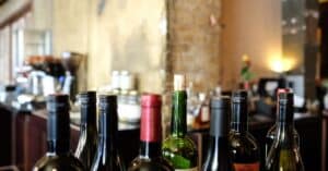 découvrez notre sélection primée de bouteilles de vin rouge à moins de 25 euros, alliant qualité exceptionnelle et prix abordable pour toutes vos occasions.
