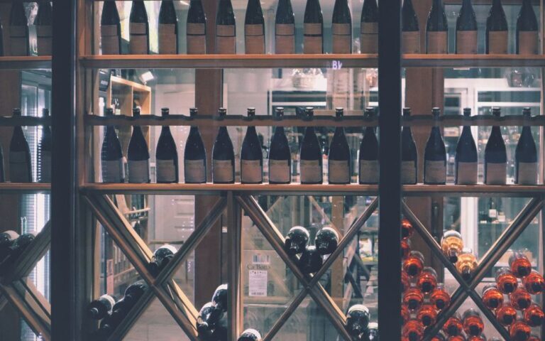 découvrez des vins exceptionnels alliant qualité, terroir unique et saveurs inoubliables pour les amateurs de vins d'exception.