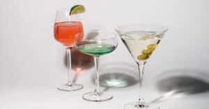 découvrez nos recettes originales de cocktails au vin, alliant élégance et fraîcheur pour des moments de dégustation uniques.