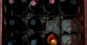 découvrez notre sélection de vins raffinés, des cépages classiques aux crus exceptionnels, pour accompagner vos moments de dégustation et sublimer vos repas.
