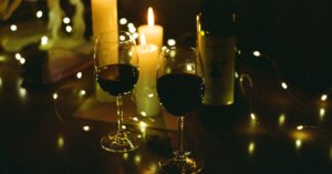 découvrez notre sélection de vins d'exception, des rouges corsés aux blancs fruités, pour accompagner tous vos moments de dégustation.