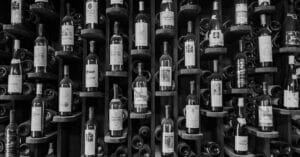 découvrez tout sur le vin : dégustation, cépages, conseils d'achat et accords mets-vins pour apprécier pleinement chaque bouteille.
