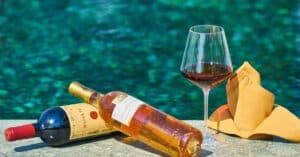 découvrez notre sélection exceptionnelle de vins, des meilleurs crus aux saveurs uniques pour toutes vos occasions.