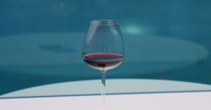 découvrez notre vin rouge primé, alliant richesse des arômes et finesse en bouche, parfait pour les amateurs de grands crus.