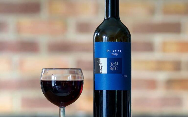 découvrez notre sélection de vins rouges primés à moins de 10 euros, alliant qualité et petit prix pour toutes vos occasions.