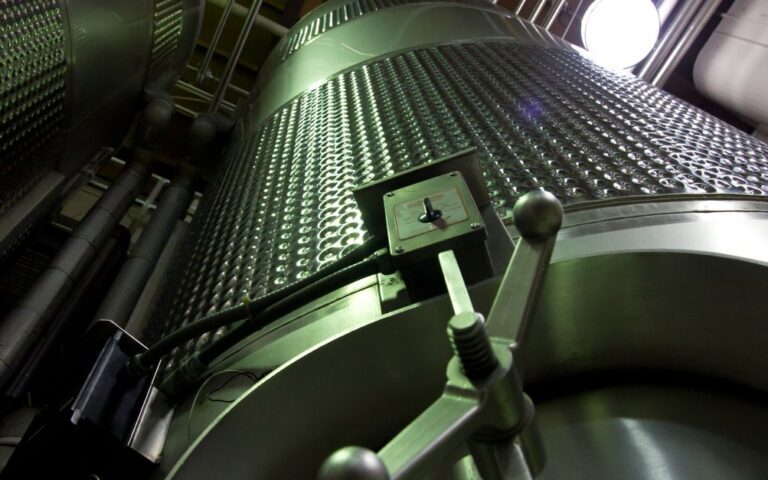 découvrez les risques d'intoxication aux gaz liés à la fermentation, ses causes, symptômes et mesures de prévention pour assurer votre sécurité.