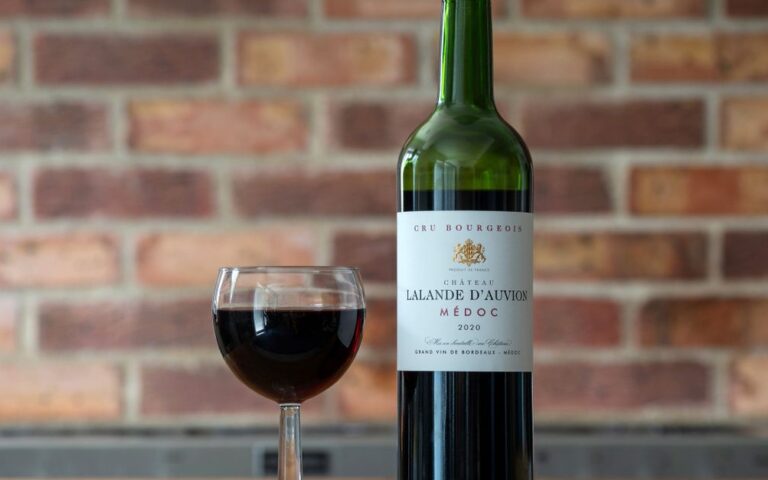 découvrez les vins de saint-émilion grand cru, réputés pour leur élégance, leurs arômes fruités et leur terroir d’exception.
