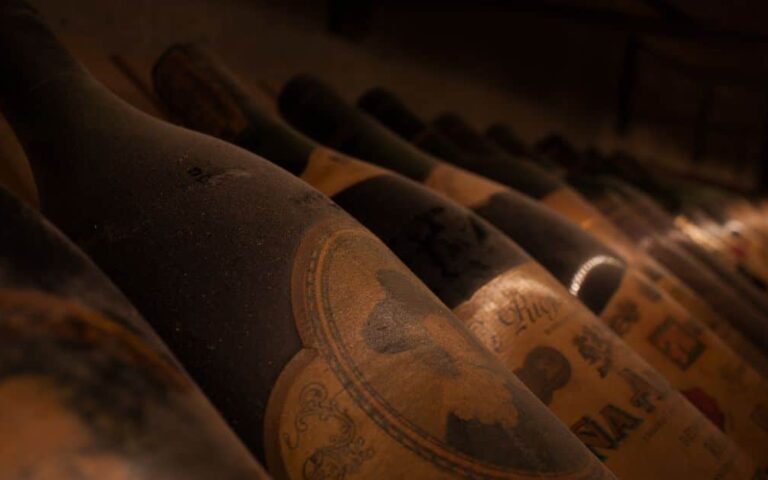 découvrez nos capsules pour bouteilles de vin, idéales pour protéger vos bouteilles et leur apporter une finition élégante et professionnelle.
