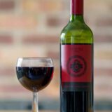 découvrez un vin rouge primé, apprécié pour sa richesse aromatique et son élégance. un choix raffiné pour accompagner vos repas ou offrir.
