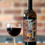 découvrez un vin rouge primé, apprécié pour sa richesse aromatique et son élégance. idéal pour accompagner vos repas ou offrir en cadeau.