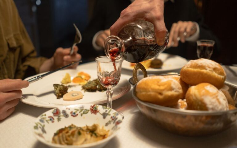 découvrez le festival des vins doux du cerdon : dégustations, rencontres avec les producteurs et animations au cœur du vignoble du bugey.