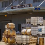 découvrez notre entrepôt de vins à dunkerque : une sélection de bouteilles pour tous les goûts, idéale pour vos repas et vos occasions spéciales.