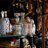 découvrez le charme des marchés aux puces : objets vintage, trésors insolites et bonnes affaires vous attendent au détour des allées.