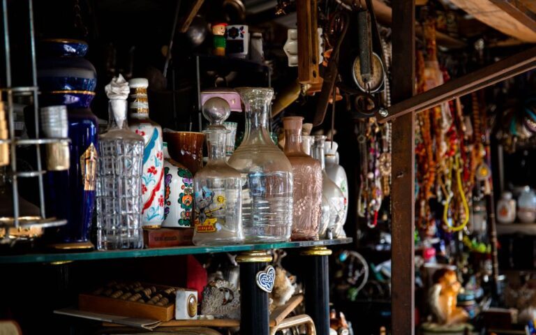 découvrez le charme des marchés aux puces : objets vintage, trésors insolites et bonnes affaires vous attendent au détour des allées.