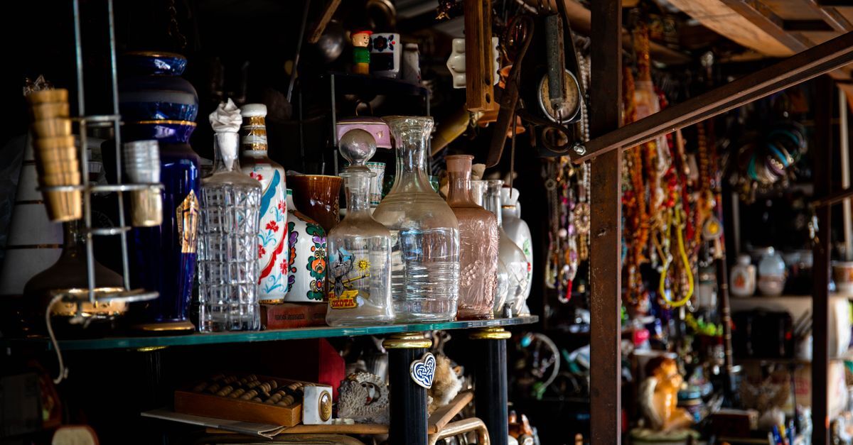 découvrez le charme des marchés aux puces : objets vintage, trésors insolites et bonnes affaires vous attendent au détour des allées.