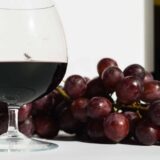 découvrez le vin rouge libanais, riche en caractère et en saveurs, idéal pour accompagner vos repas et partager un moment convivial.