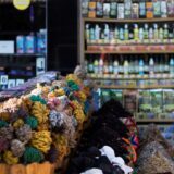 découvrez une sélection de produits locaux, authentiques et de qualité, issus du savoir-faire des producteurs de votre région.