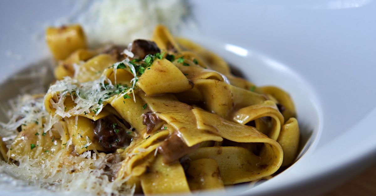 découvrez une délicieuse recette de pâtes aux champignons, crémeuse et facile à préparer, idéale pour un repas savoureux et réconfortant.