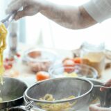 découvrez la recette de pâtes de philippe etchebest et ses conseils de chef pour préparer un plat savoureux, simple et convivial.