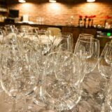 découvrez notre vente aux enchères de vins : grands crus, bouteilles rares et millésimes d’exception pour enrichir votre cave ou faire plaisir.